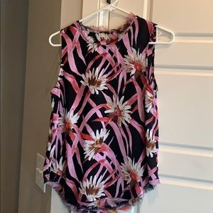 Sleeveless blouse
